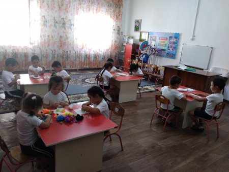 "Ойнай отырып,ойланайқ" Тәрбиеші П.Тажибаева