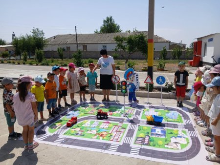 "Полиция -балалардың қорғаны"  "Жол тәртібін білейік,аман есен жүрейік"  Тәрбиеші П.Тажибаева