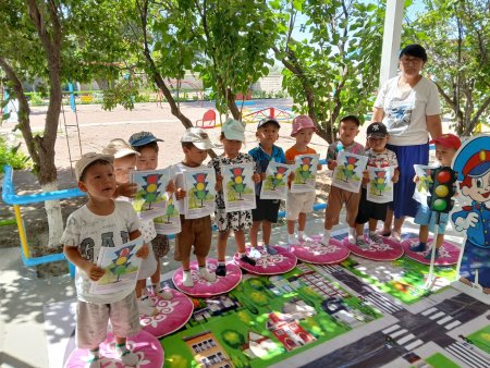 Қауіпсіз жаз "Бағдаршам"  Ортаңғы "Көгершін" тобы Тәрбиеші П.Тажибаева